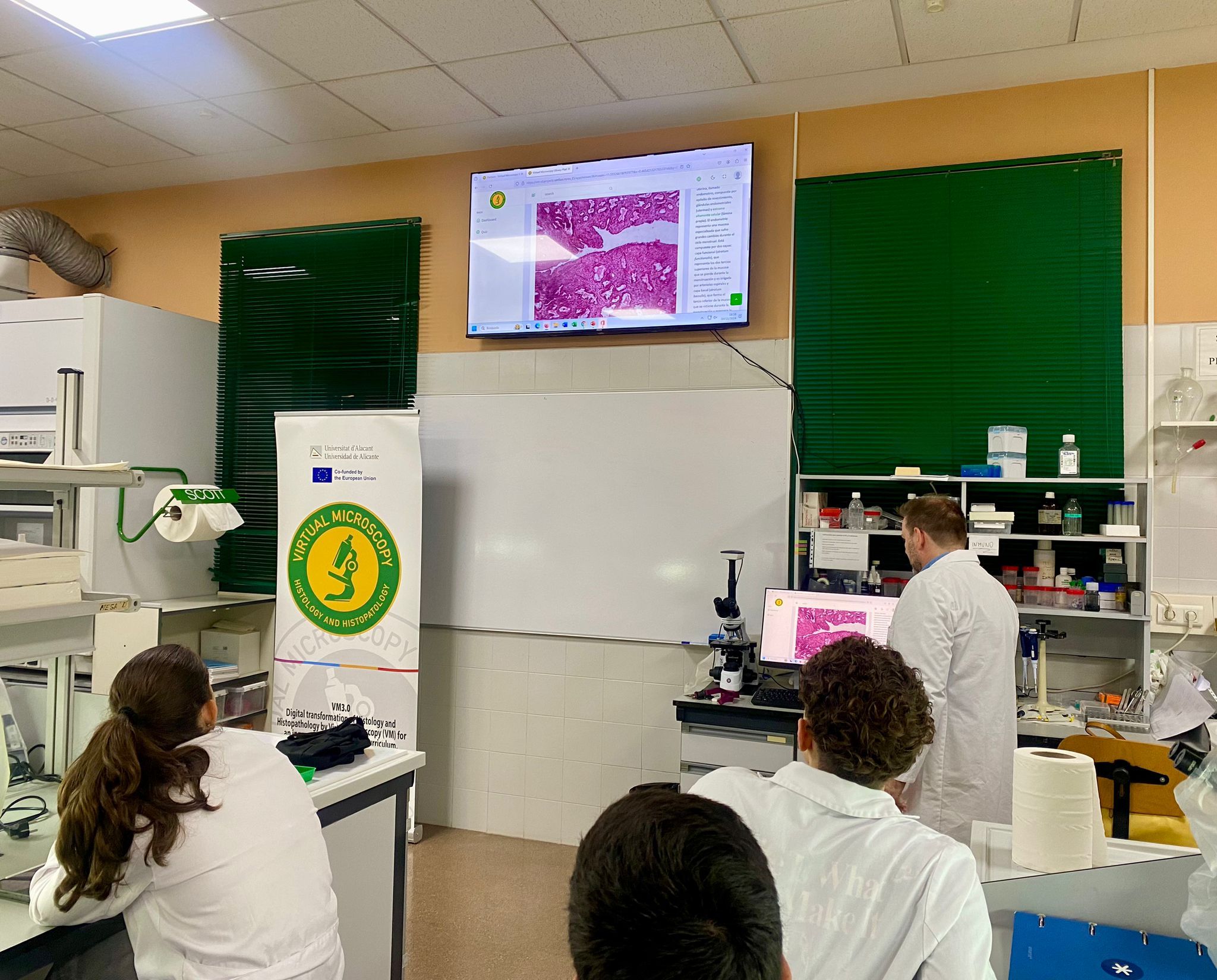 SPAIN: 8 Piloting sessions were held between 4-8.11.2024 by the Biotechnology Department of the University of Alicante with 125 students. 