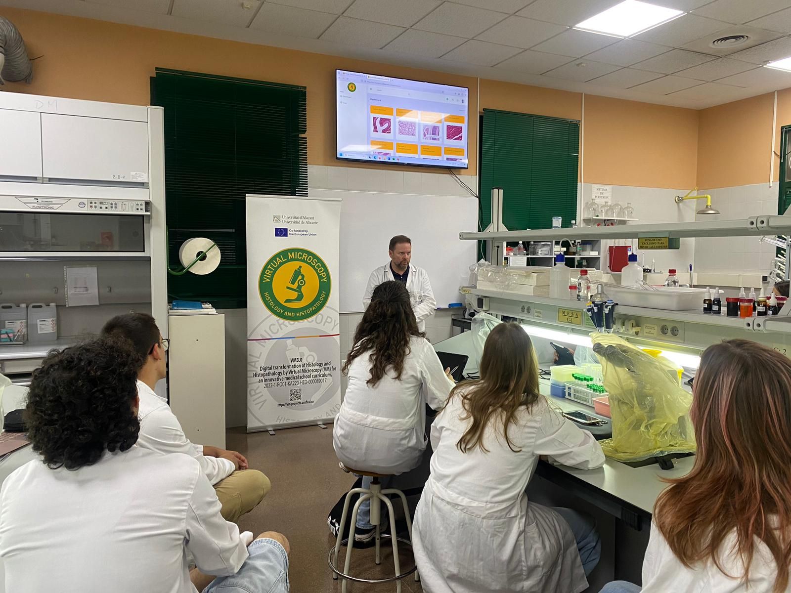 SPAIN: 8 Piloting sessions were held between 4-8.11.2024 by the Biotechnology Department of the University of Alicante with 125 students. 