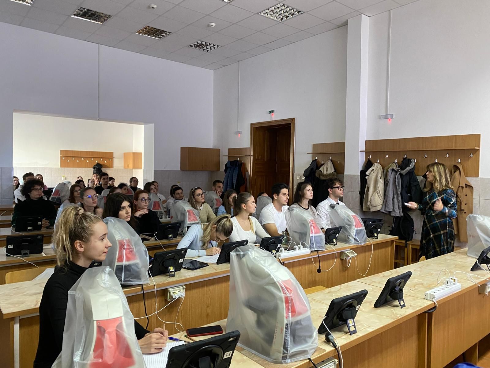 ROMANIA: 3 Pilot course sessions were held between 17-18.10.2024 by the Grigore T. Popa University of Medicine and Pharmacy Iași with 136 students in navigating through the collection of histology and histopathology virtual slides.