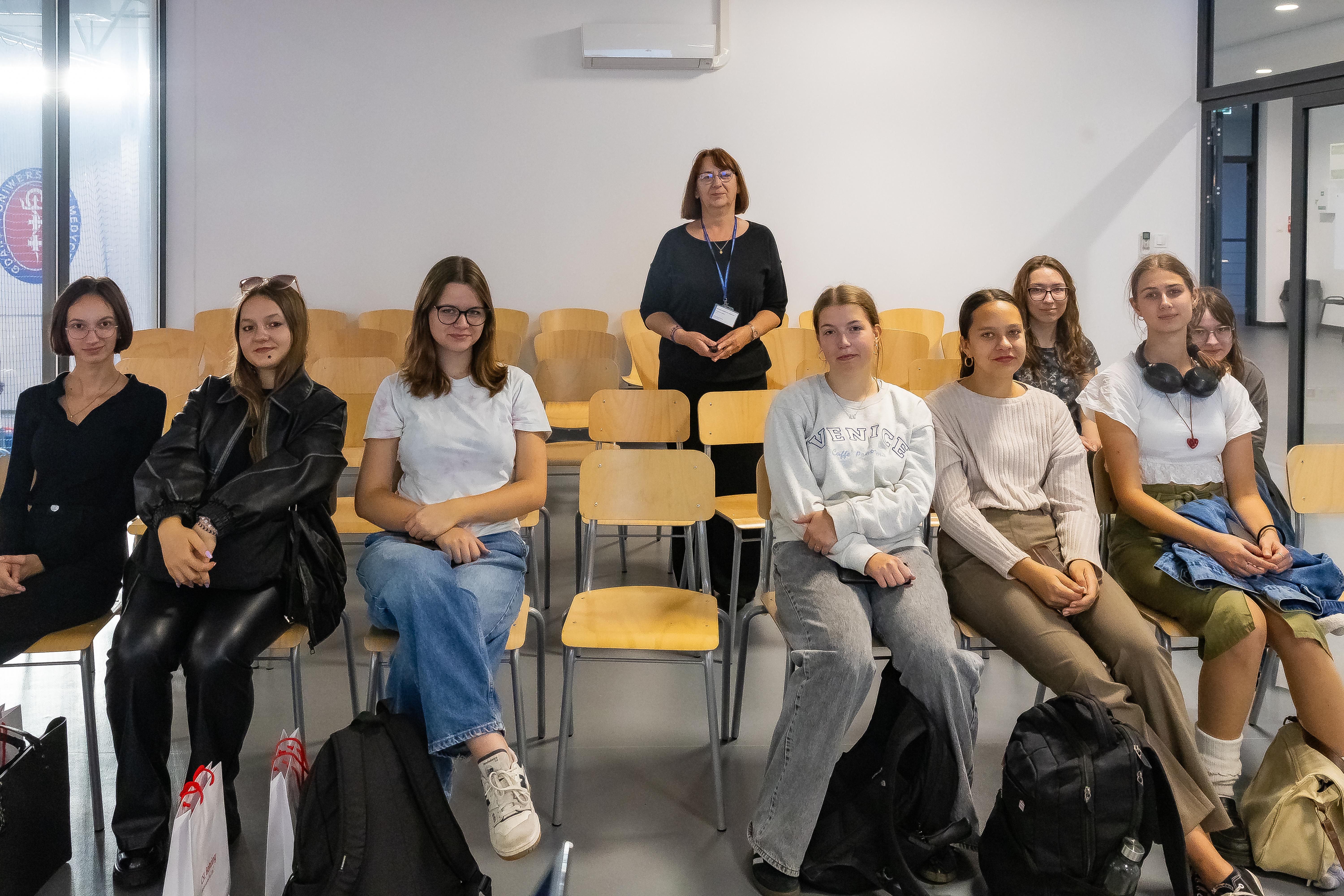 POLAND: Hybrid Pilot session was held on 27.09.2024 by Pomorska Noc Naukowców, GUMed Gdańsk, Poland with 100 students.